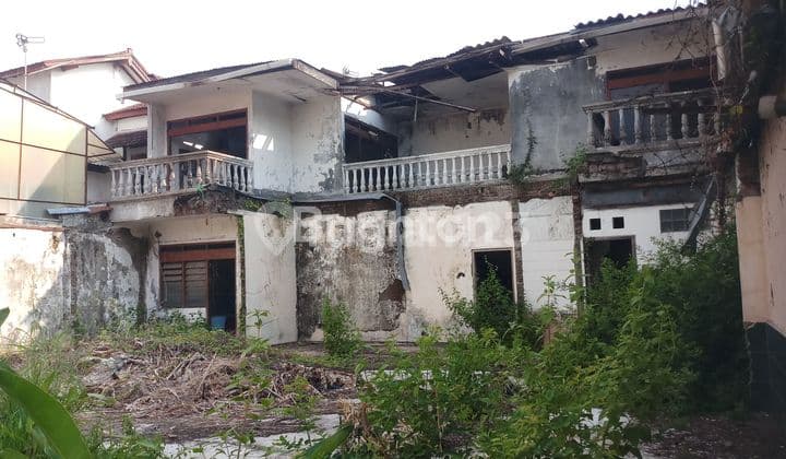 TANAH DEPAN KANTOR DPRD SOLO