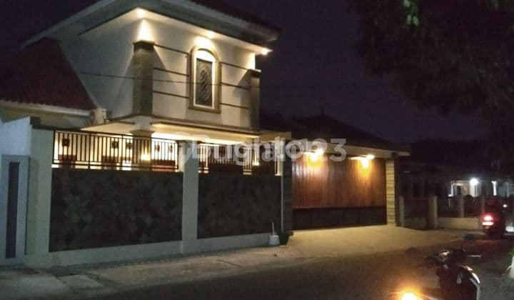 RUMAH MEWAH DIMANAHAN