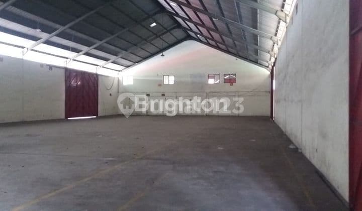 GUDANG STRATEGIS DI JL ADISUCIPTO