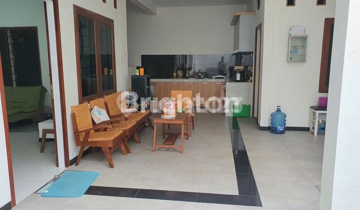 RUMAH TENGAH KOTA DEKAT STADION MANAHAN