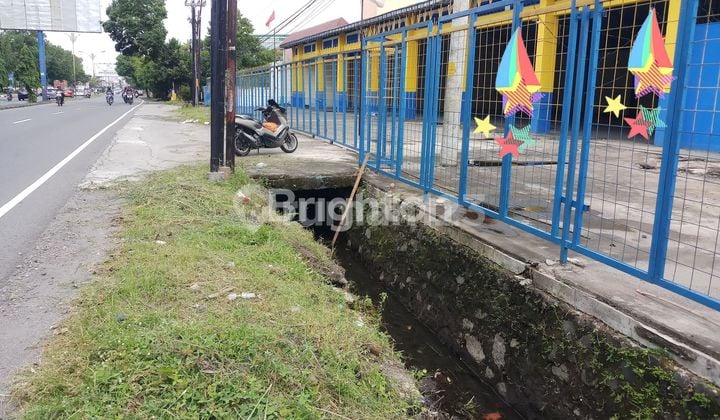 GEDUNG SERBA GUNA/GUDANG SAMPING KAMPUS UMS
