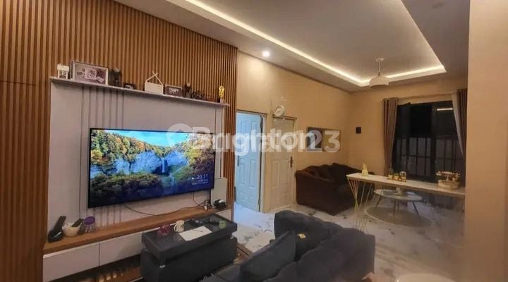RUMAH MODERN PLUS KOLAM RENANG