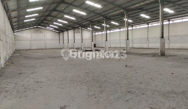 GUDANG SIAP PAKAI DEKAT PINTU TOLL