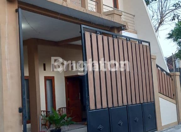 Ready-to-Occupy House in Front of Karanganyar Square