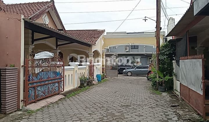 RUMAH DEKAT BANDARA COLOMADU