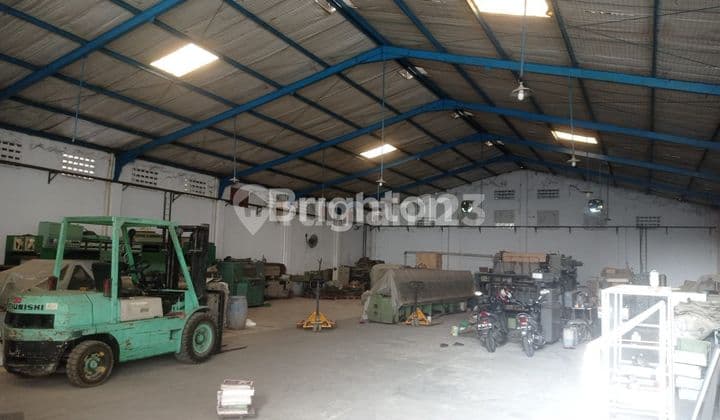 GUDANG SAMPING PINTU TOLL COLOMADU