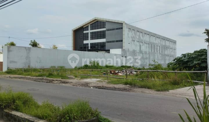 Tanah Kering Kawasan Pergudangan