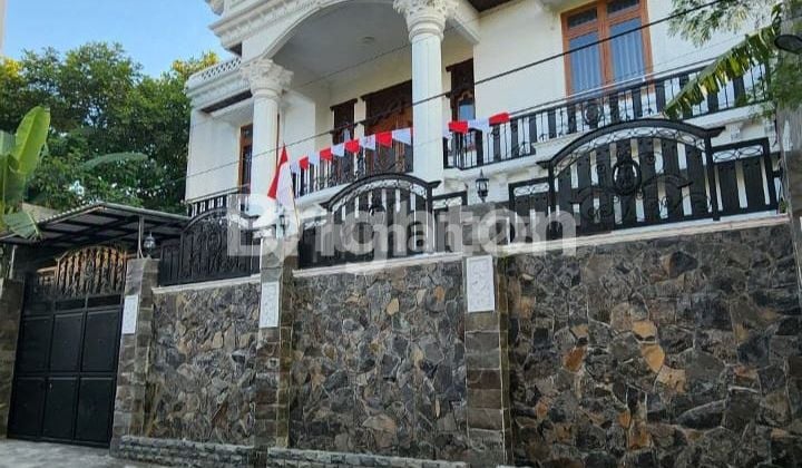 RUMAH MEWAH DI MANAHAN