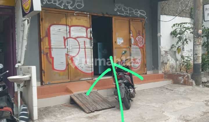 Ruko 3 Lantai SHM Pinggir Jalan Raya – Potensi Usaha Tinggi di Jakarta Pusat