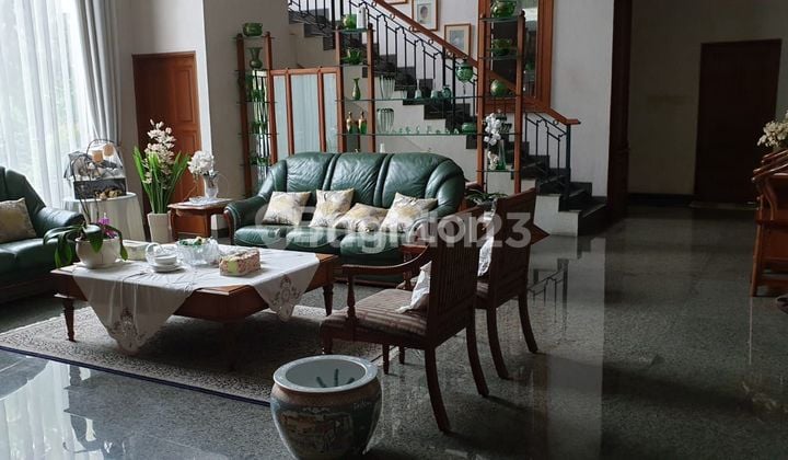 RUMAH DI KEBON JERUK BARU, CANTIK, RAPI SIAP HUNI