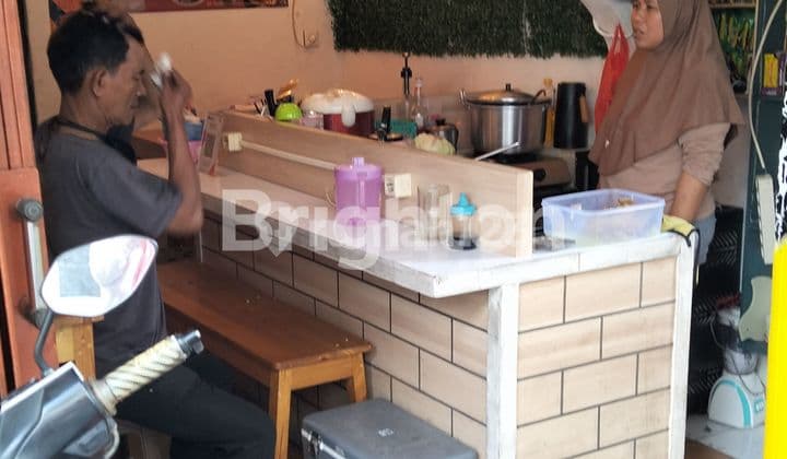 TEMPAT USAHA DI DAERAH GAJAH MADA, STRATEGIS