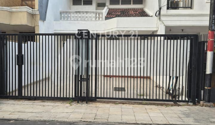 Two-Story House in Janur Asri, Kelapa Gading