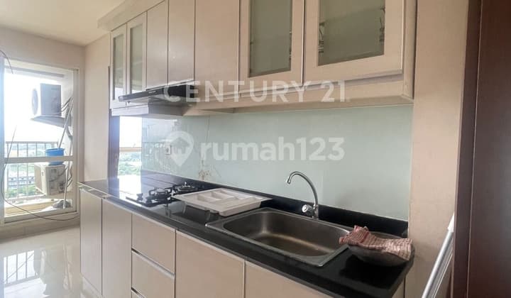 Apartemen Calia 3BR Semi Furnished Lantai 18