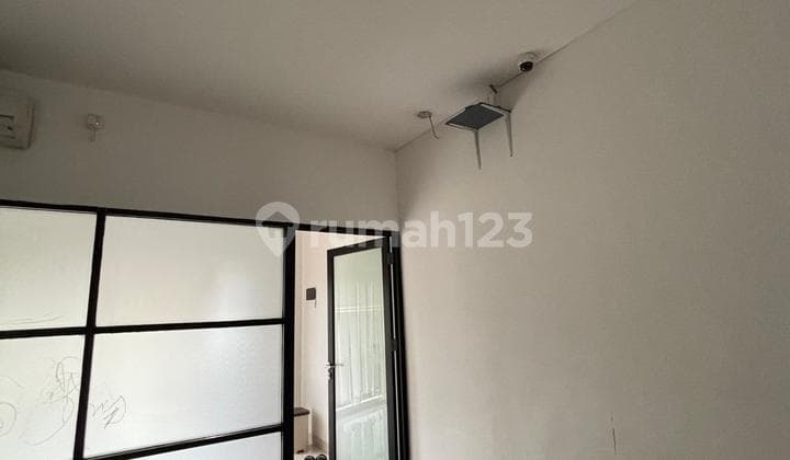 Disewakan Ruko Gandeng 3Lantai di Maison De Wisteria Metland Menteng Cakung Jakarta Timur