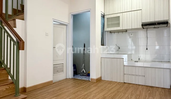 For Sale Quickly Move-in Ready House, Neatly Renovated in Virginia Village Cluster.