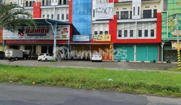 Ruko 3 Lantai Super Strategis Siap Huni, Lokasi Solo Baru Luas 145M2