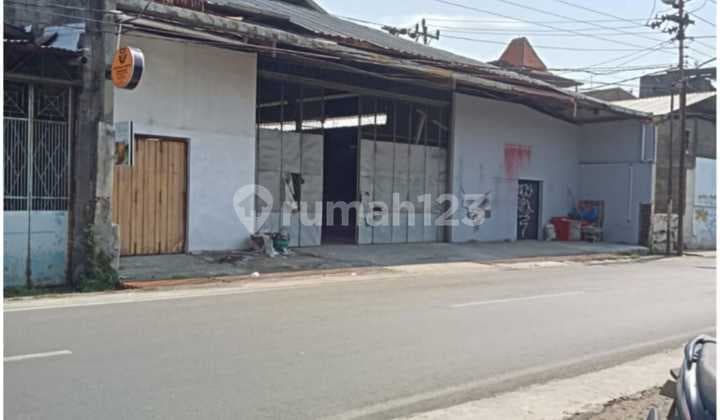 Gudang Strategis Industri Lokasi Pasar Kliwon,Solo Luas 890m2