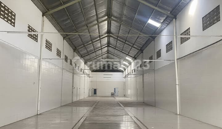 Business Space Former Bread Factory Location: Baki, Sukoharjo Area: 2100 m²