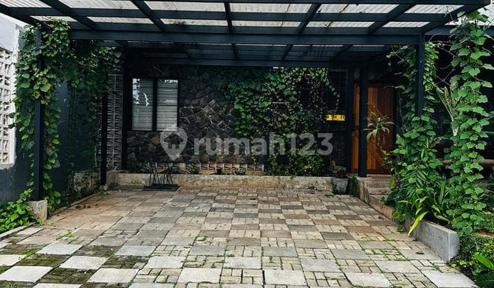 Rumah Dijual Gaya Industrial Siap Huni di Emerald Bintaro Jaya Sektor 9