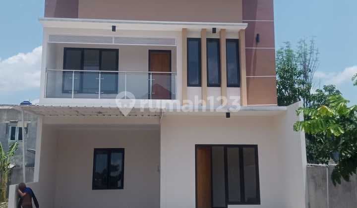 Ready-to-Occupy House, Super Strategic in Central Solo, 90M2 Area