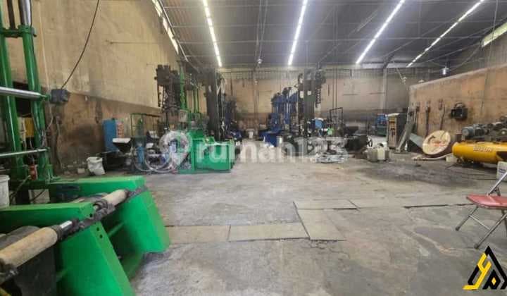 Gudang Eks Pabrik Plastik Strategis Jebres,Solo Luas 2023m2