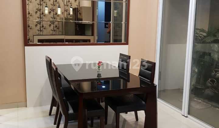 Rumah Golf Lake Residence Cluster Sand Hills Jakarta Barat.