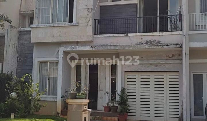 Rumah Chalcedony pondok hijau golf