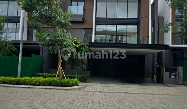 Rumah Mewah Nava Park Bsd