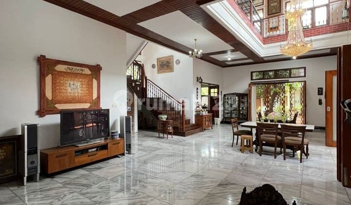 Bintaro Jaya Sektor 5 - Rumah Lux 2 Lantai - Interior Premium - Sangat Asri - Taman Luas