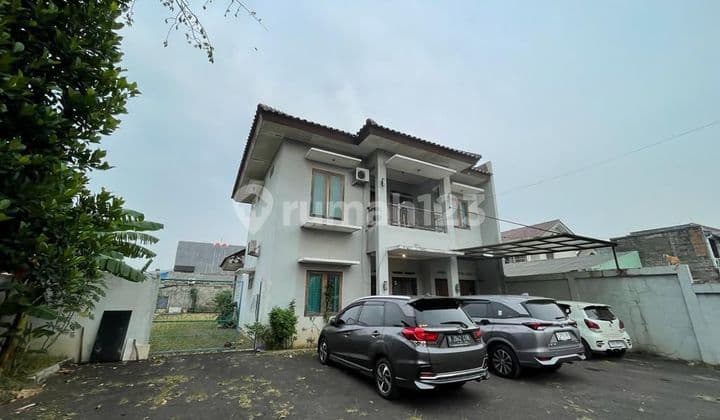 Jual Murah!!! Jl. Veteran Bintaro Jakarta Selatan - Rumah 2 Lt Tanah Luas - Cocok Untuk Rumah Kost