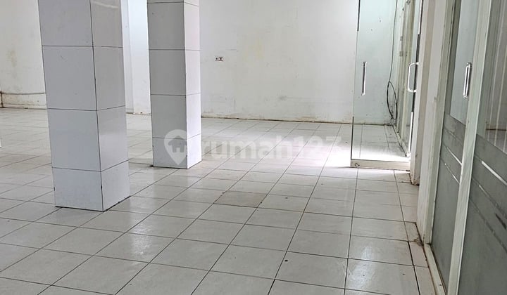 For Rent 2-Story Shop House in Graha Raya - Spacious Parking
