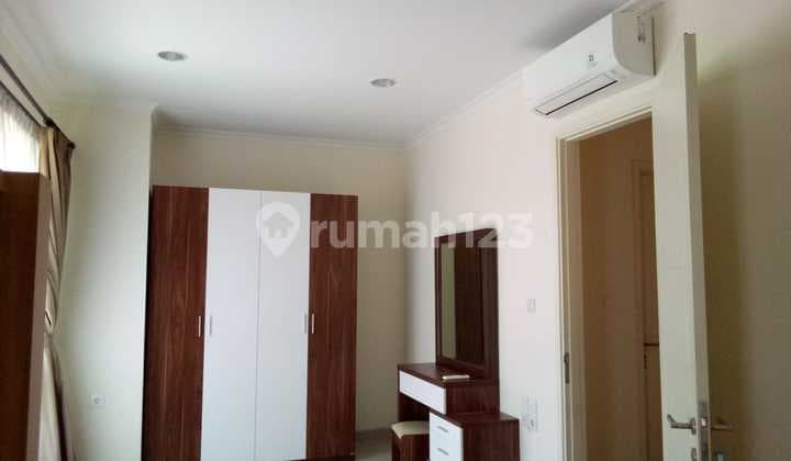 Rumah 2 Lantai di Thomson Summarecon Serpong Tangerang 1K90004S