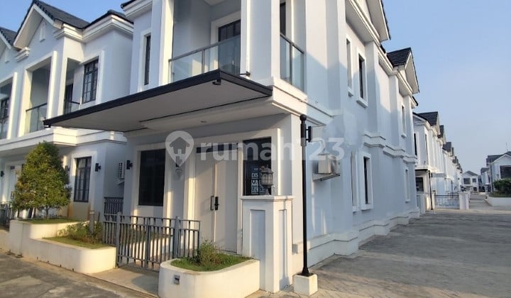 Rumah Cantik Double Decker di Lavon Viridia Tangerang 1K8000so