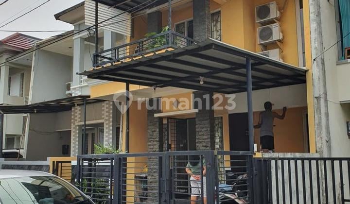 2-Story House in Metro Permata 1, West Jakarta 1K8000S5