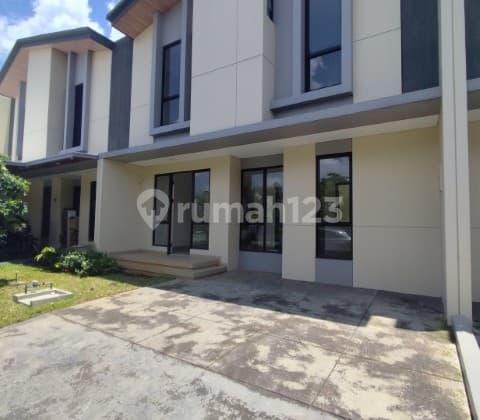 Rumah Depan Taman Ukuran 8X10 di Astha Suvarna Sutera Tangerang 1Ka00014