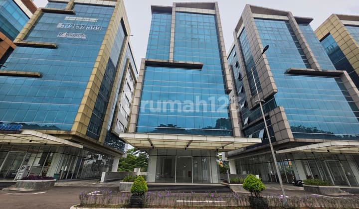 8-Story Building Near Toll Access in Central Tangerang City