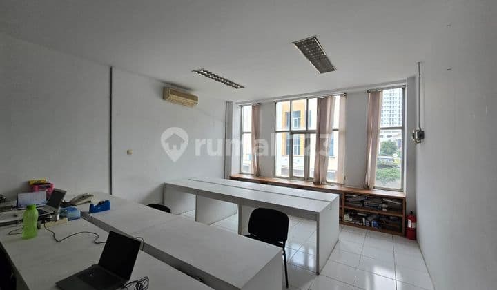 For Sale Cheap Three-Story Attached Shop House Near Cipondoh Toll Access Good Condition Ready to Use Boulevard Modernland Position, Tangerang