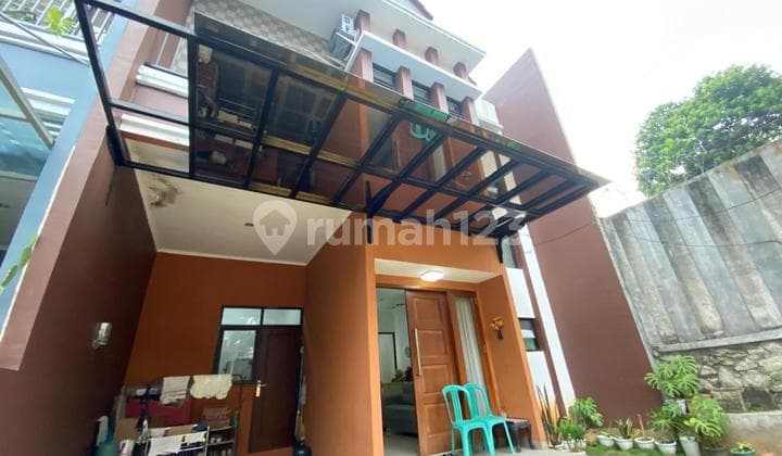 Rumah Cantik Dalam Cluster Di Parpostel 2 Lantai Semi Furnish