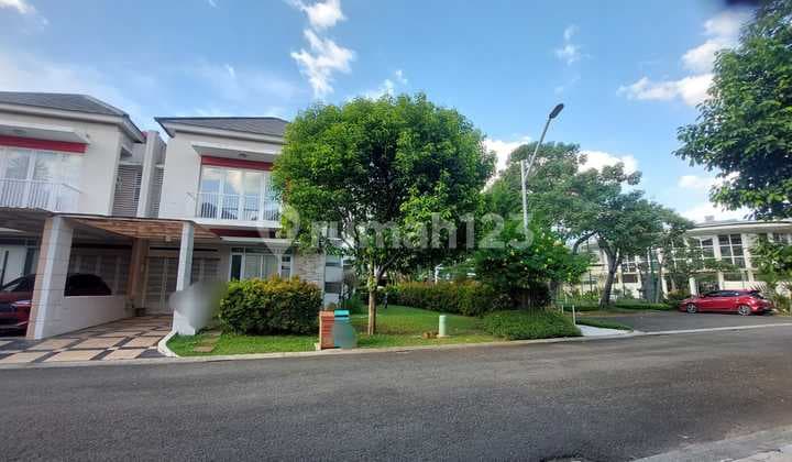 FOR SALE HOOK HOUSE SUMMARECON BEKASI NEXT TO CLUB HOUSE