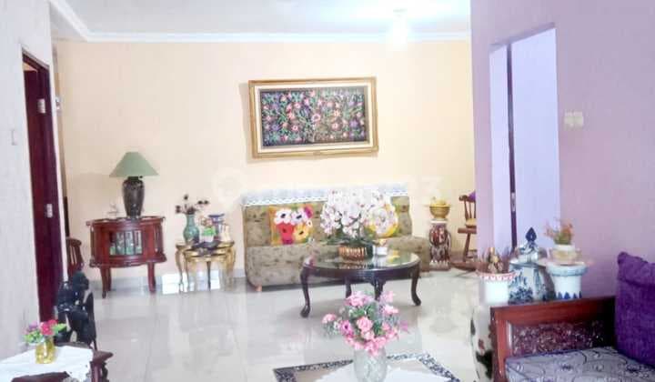Rumah Model Classic,Lokasi Strategis Dekat Plaza Bintaro,Lingkungan Nyaman,Bebas Banjir