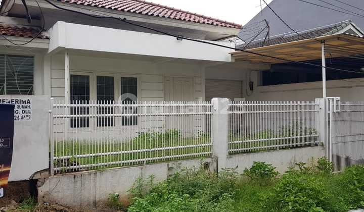 Rumah Tua Hitung Tanah,Lingkungan Exclusuve di Pd.indah,Bebas Banjir