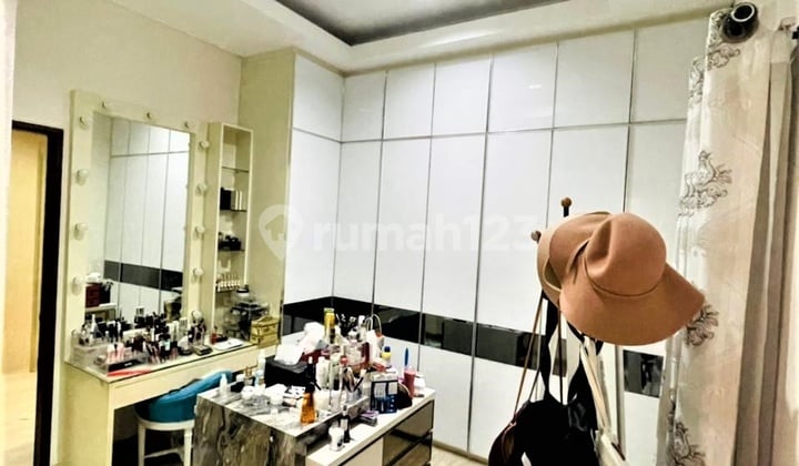 Rumah 3 Lantai Sudah Renovasi Furnished di Sunter Metro Raya , Jakarta Utara
