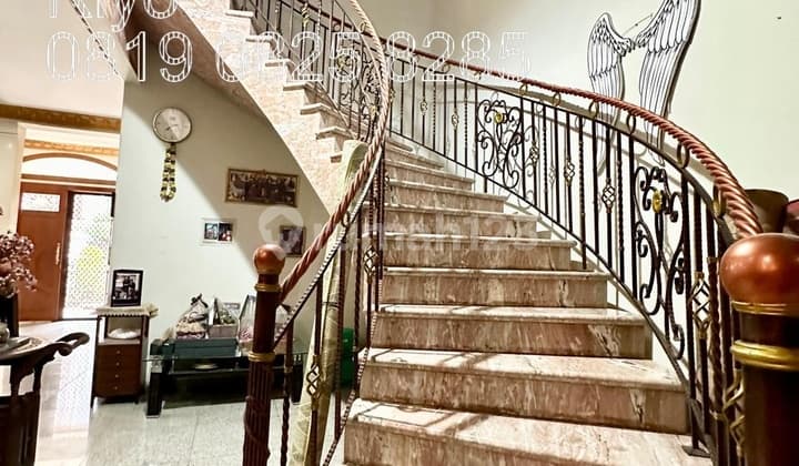 Rumah 3 Lantai Bagus SHM di Vila Permata Gading, Jakarta Utara