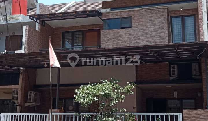 Di Jual Rumah Cantik di Aralia Siap Pakai Harapan Indah Bekasi