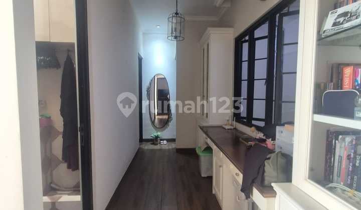 Dijual Rumah Cantik 2 Lantai Griya Loka Bsd