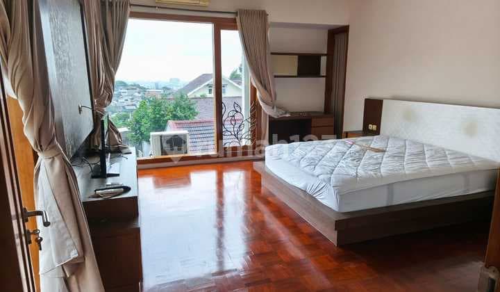 Rumah siap pakai di jalan Sinabung