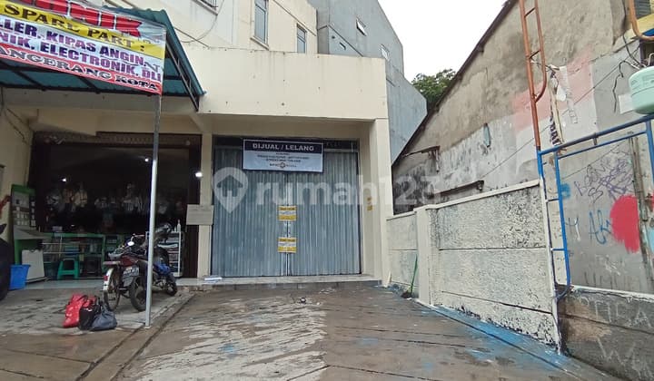 For Sale Ready-to-Occupy Shophouse, Nice and Comfortable, Strategic Location in Tangerang