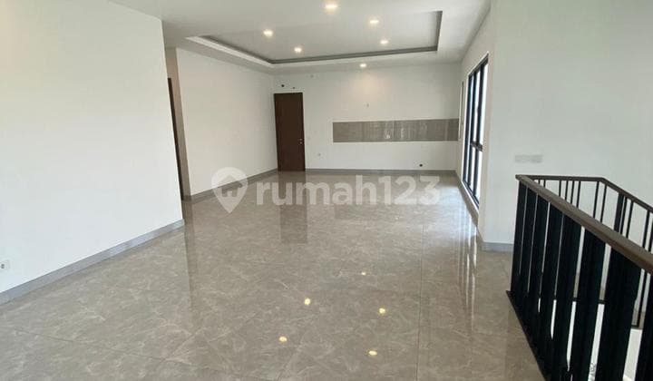 Dijual Rumah 3 Lantai, Ligkungan Asri, di Eona BSD