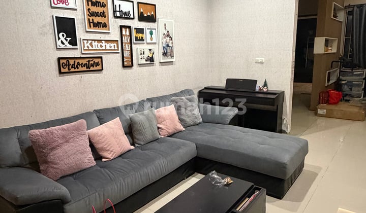 Disewakan Rumah Bagus, Siap Huni, di Serenade Lake Gading Serpong