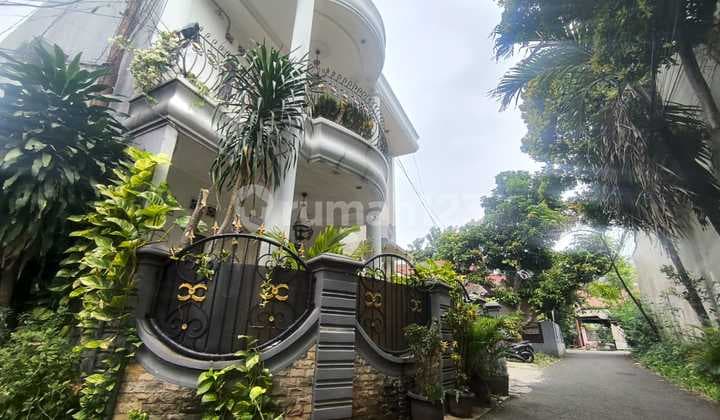 Gandaria Dijual Rumah Mungil Jakarta Selatan